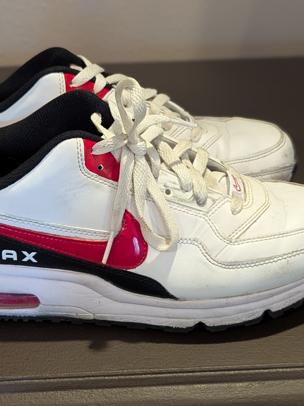 Nike Air Max SC Men's Size 10.5 White Red Black Sneakers Running Shoes
